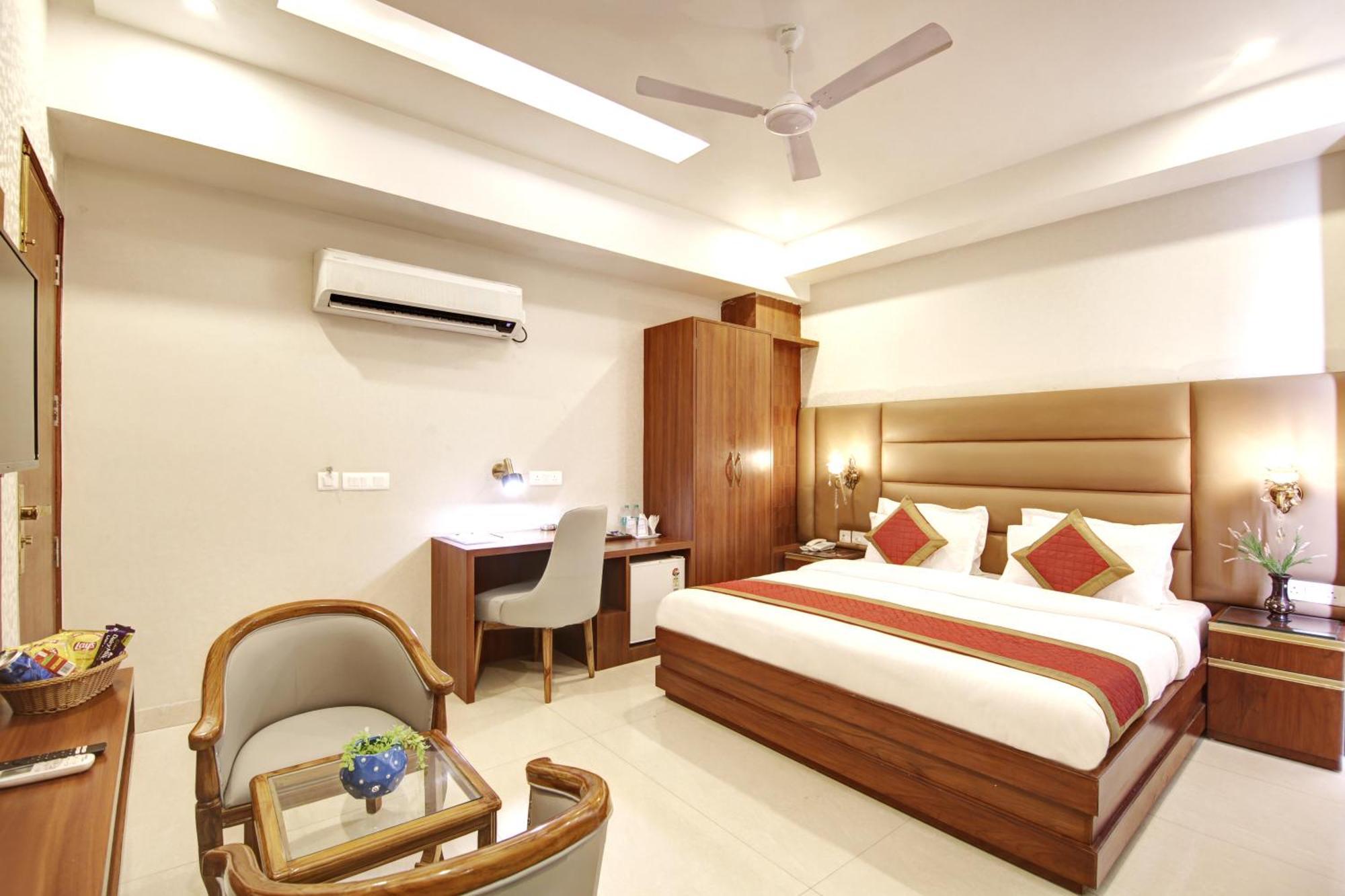 Marks Hotel & Banquet Noida Exterior photo