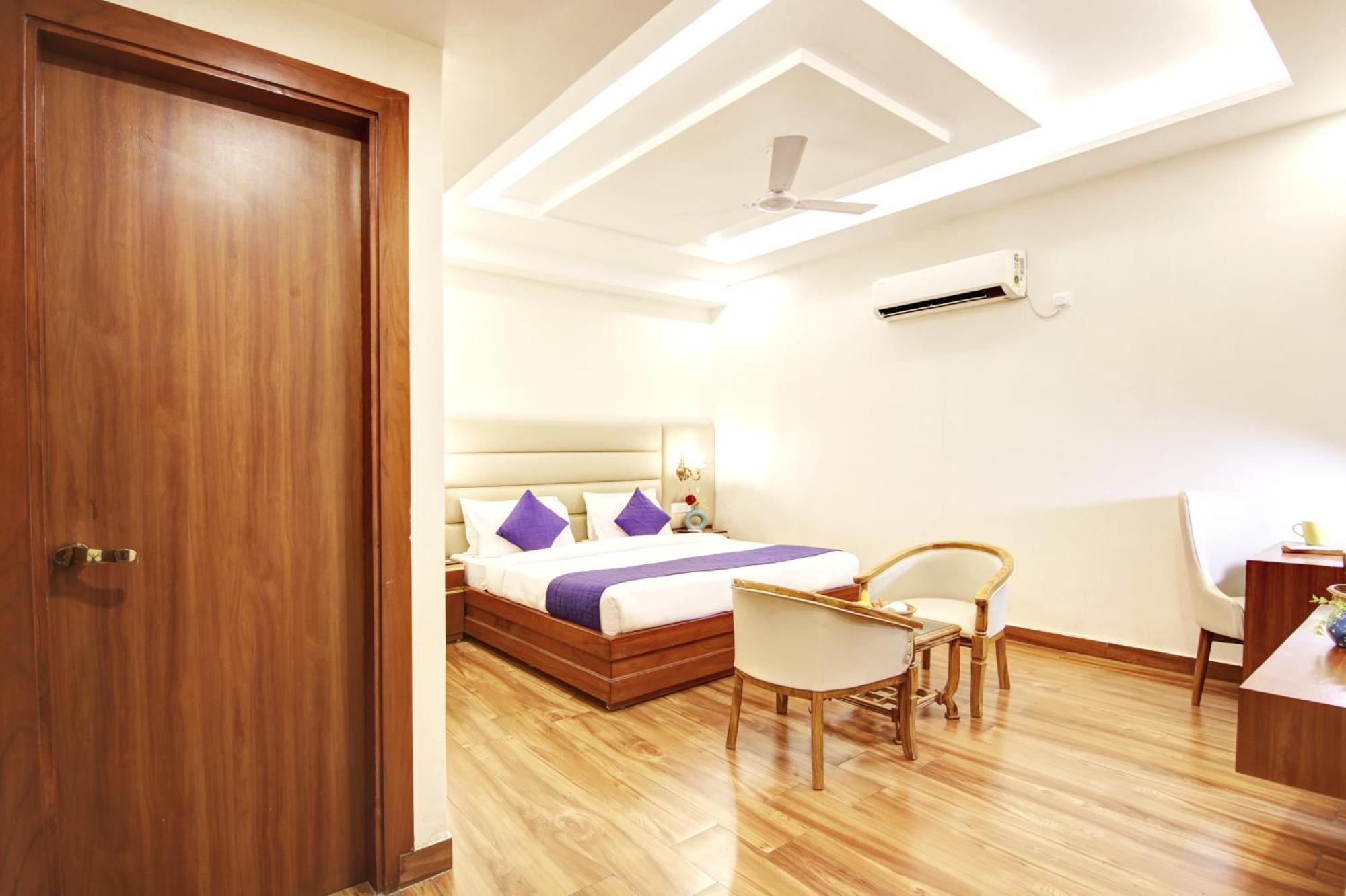 Marks Hotel & Banquet Noida Exterior photo