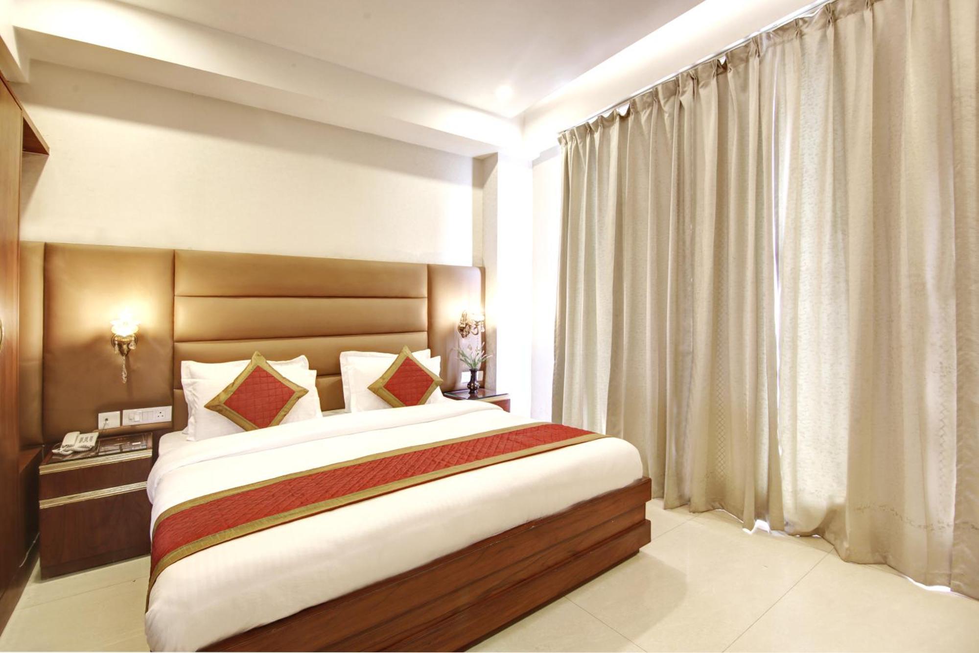 Marks Hotel & Banquet Noida Exterior photo