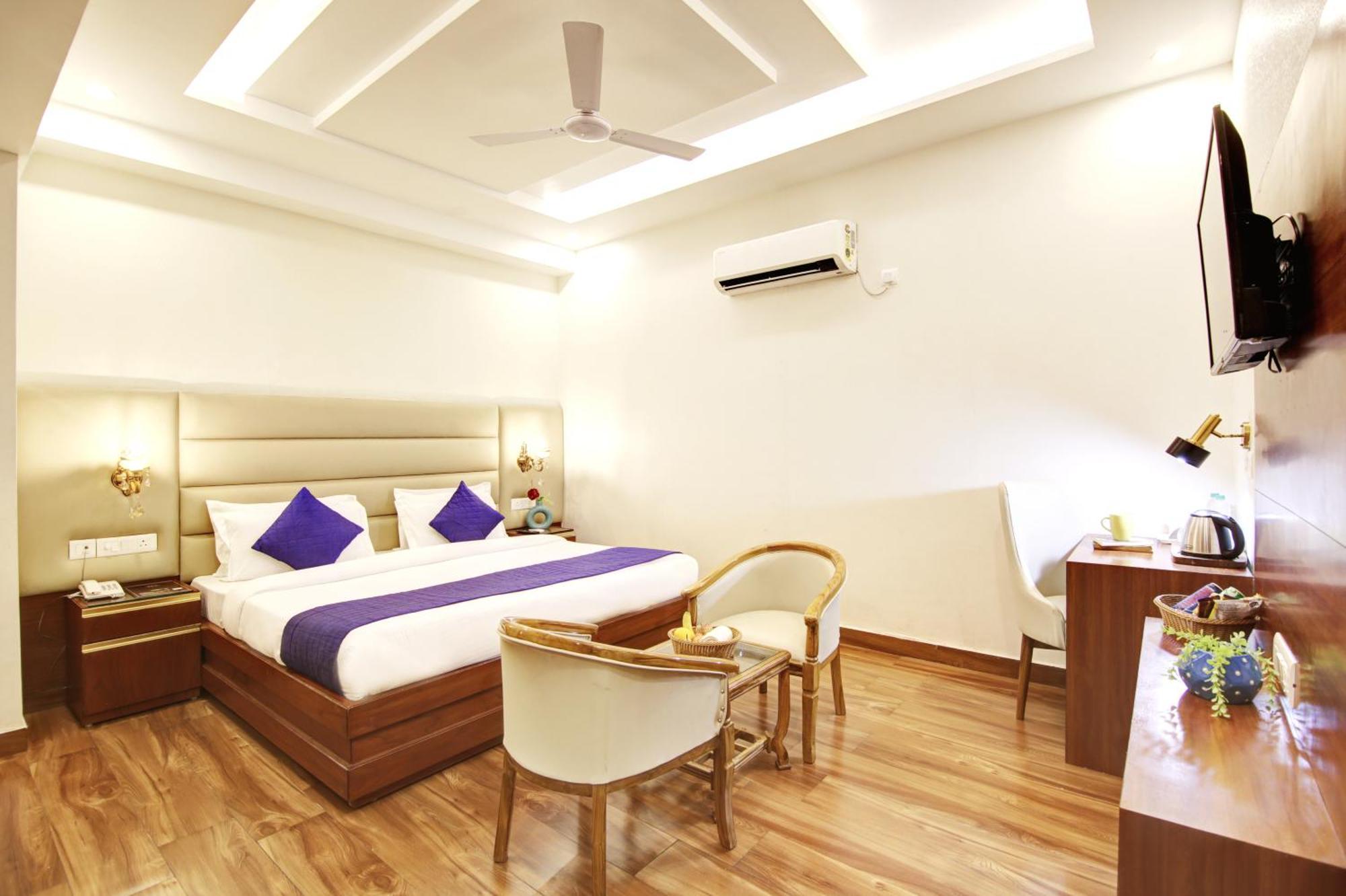 Marks Hotel & Banquet Noida Exterior photo