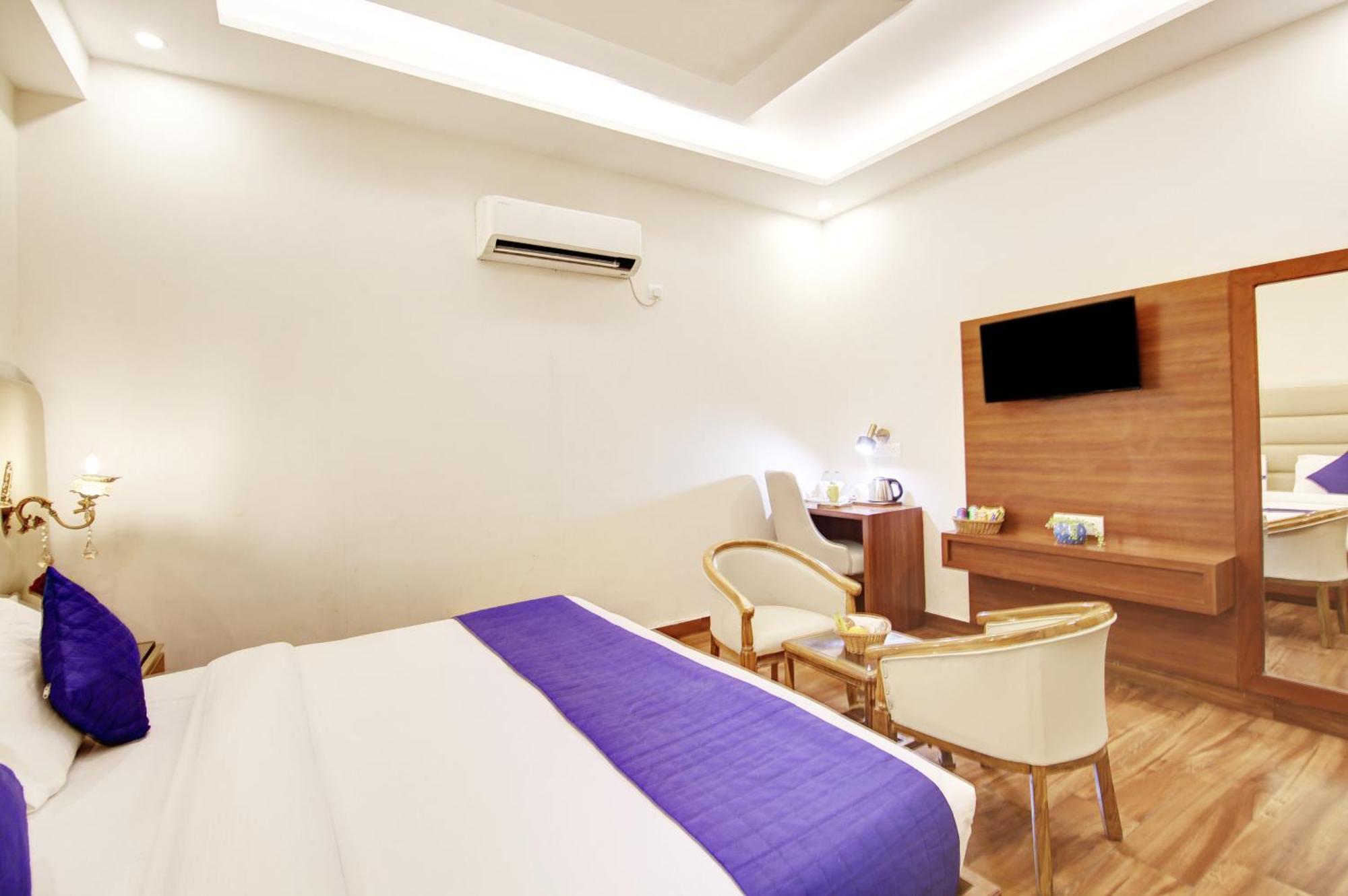 Marks Hotel & Banquet Noida Exterior photo