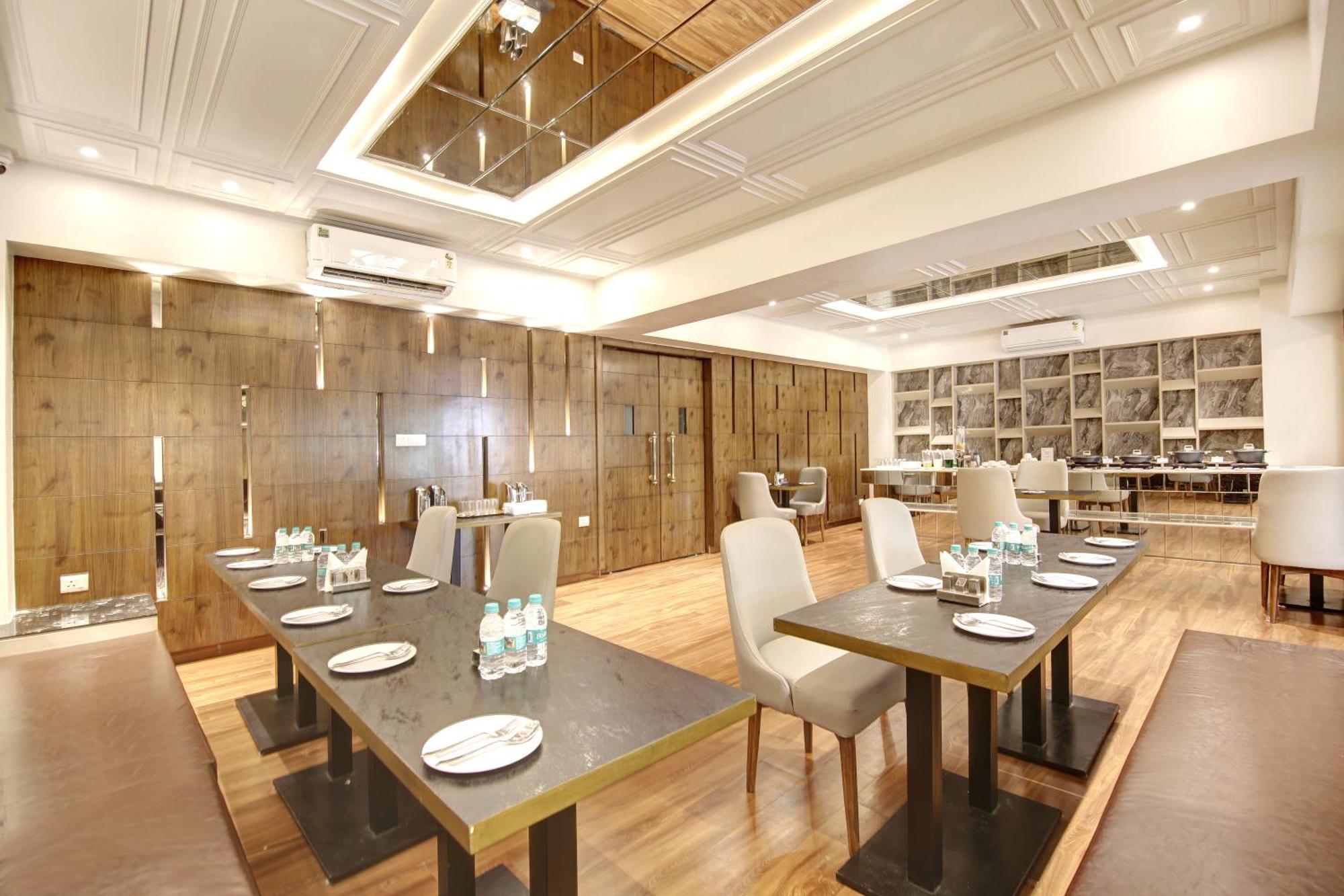 Marks Hotel & Banquet Noida Exterior photo