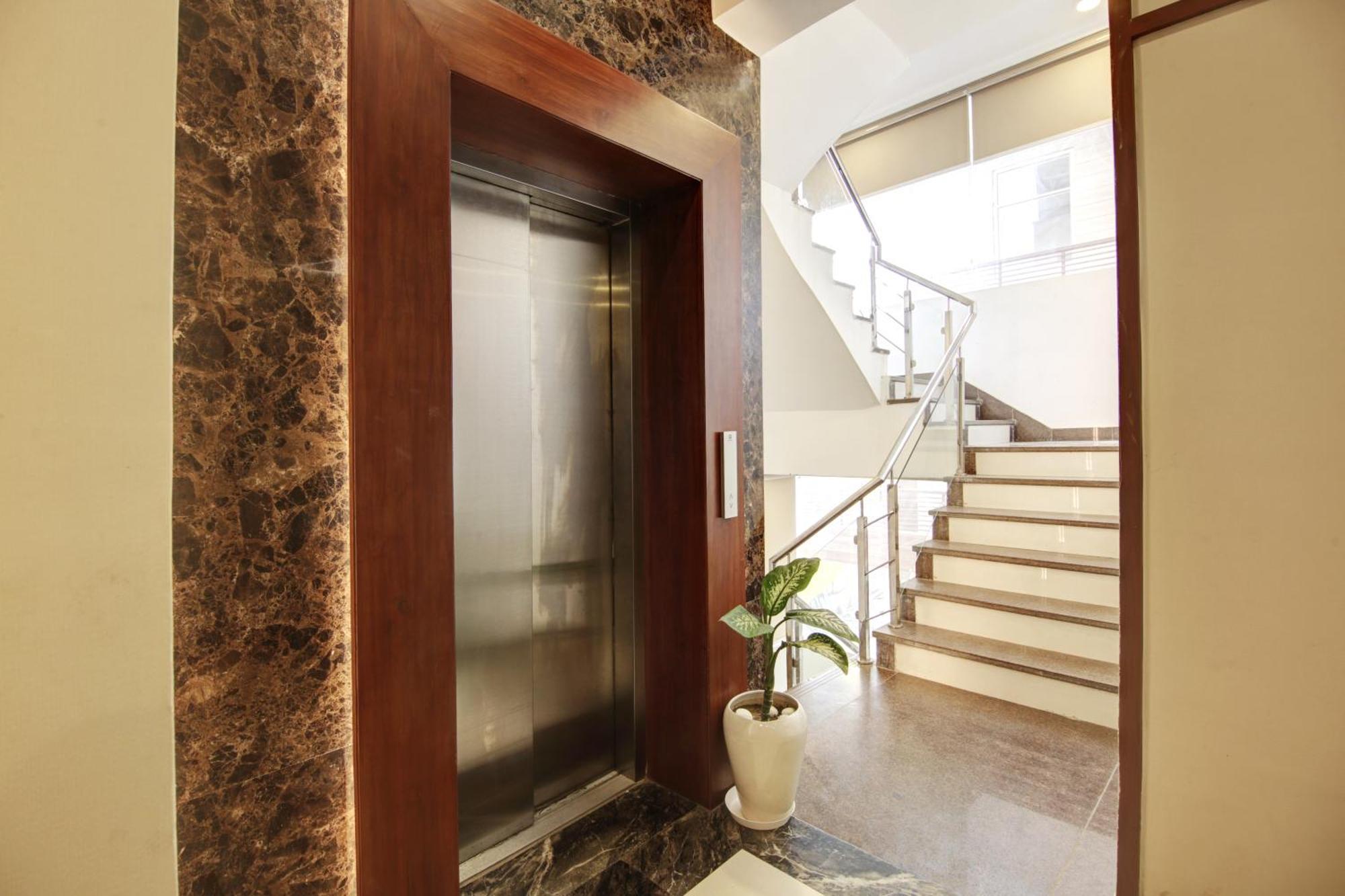 Marks Hotel & Banquet Noida Exterior photo
