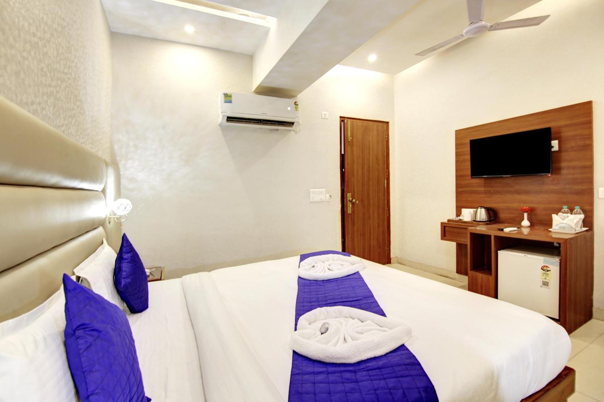 Marks Hotel & Banquet Noida Exterior photo